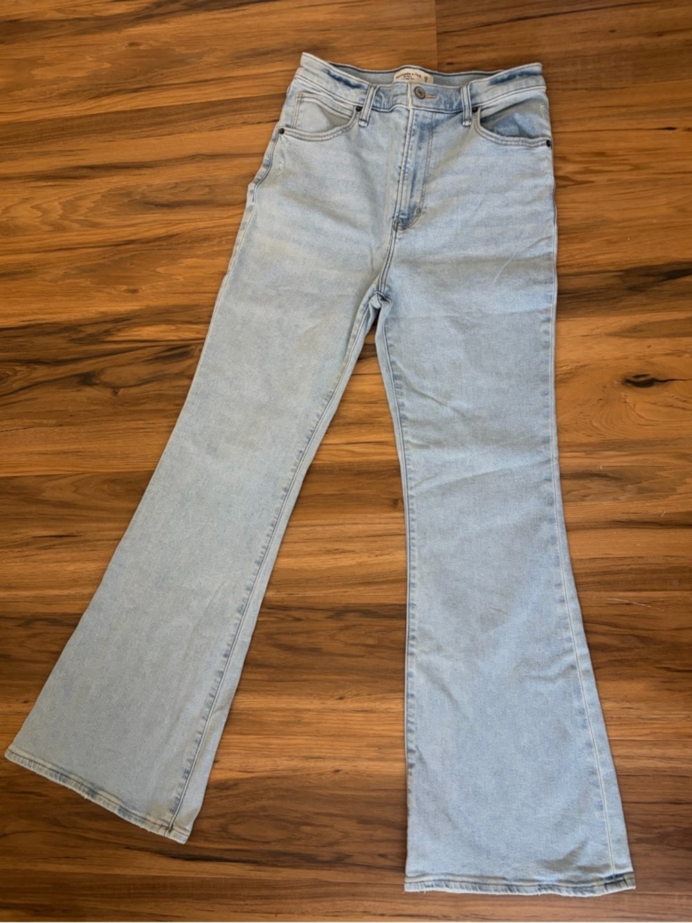 Abercrombie Ultra High Rise Stretch Flare Jeans Light Wash 29/8R